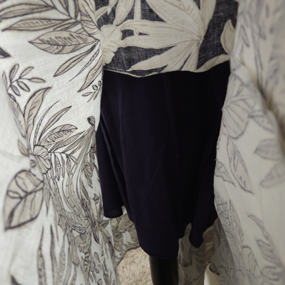 HP!! Vince Camuto Printed Linen Mix V-Neck Midi Dress - Picture 9 of 9